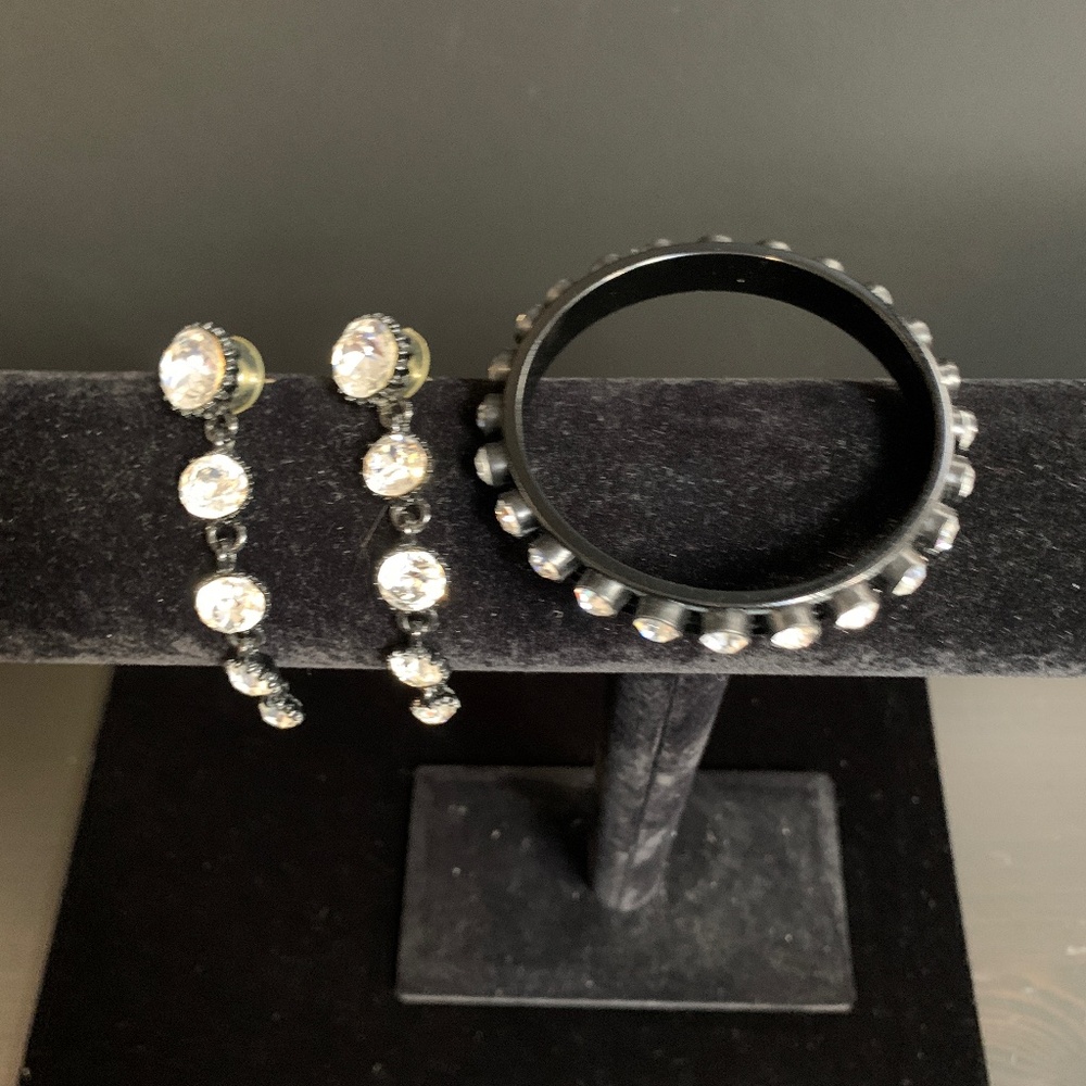 Woman’s Black Metal with Rhinestone Bangle Bracelet & Matching Dangling Earrings